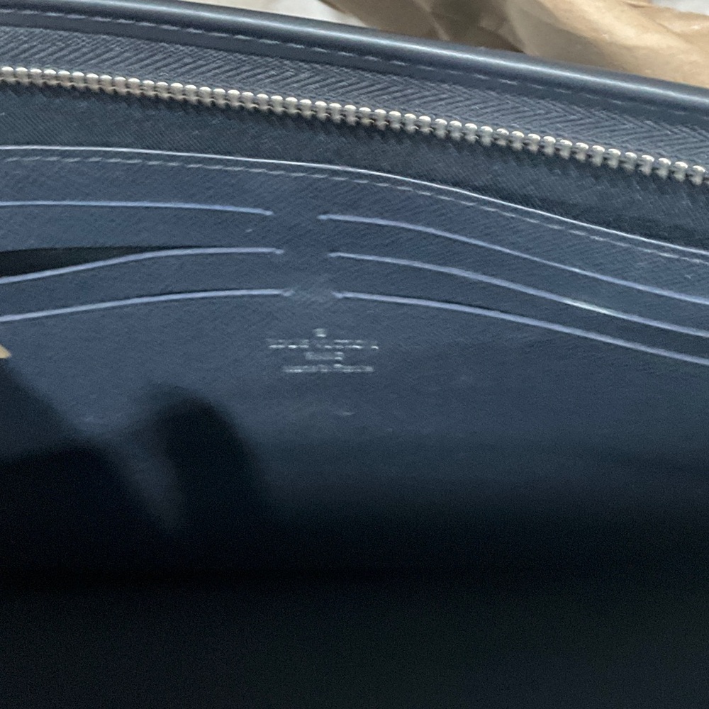 Louis Vuitton Chapman Lion Pochette Voyage - Picture 7 of 8